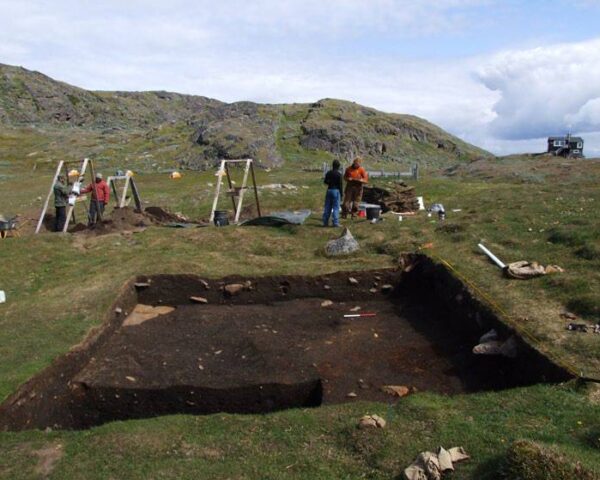 Photograph of midden excavation at E172 Tatsipataa